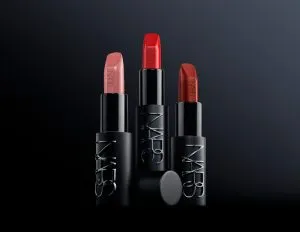 NARS prezentuje najnowszą, luksusową szminkę w kampanii z trzema współczesnymi ikonami NARS prezentuje najnowszą, luksusową szminkę w kampanii z trzema współczesnymi ikonami