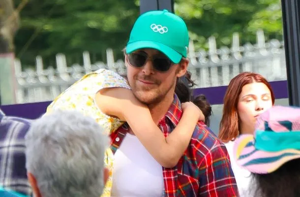 Dawno niewidziani Ryan Gosling z rodziną na olimpiadzie w Paryżu [zdjęcia]