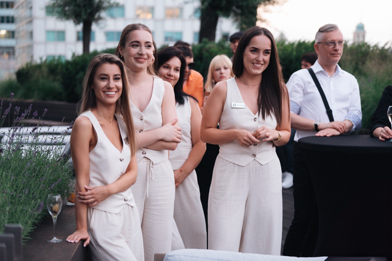 Holly Cliniq – nowa przestrzeń beauty w Warszawie. Ambasadorami Opozda, Stramowski i Krakowska