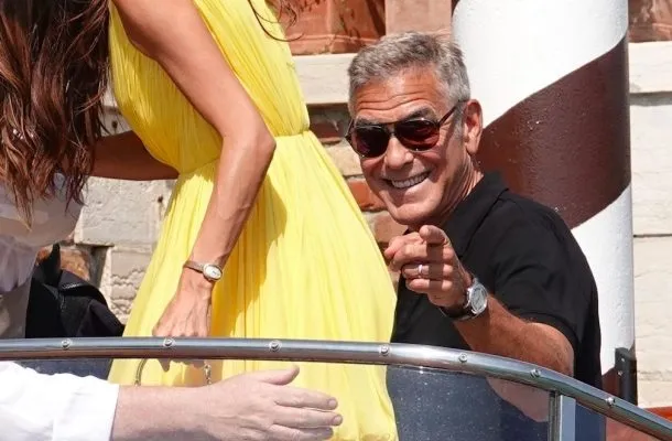Amal i George Clooney’owie zawitali na festiwal w Wenecji. Wyglądają pięknie!