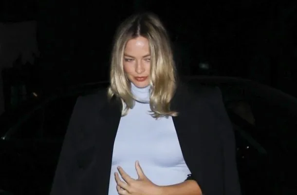 Piękna Margot Robbie w zaawansowanej ciąży wybiera się do klubu w West Hollywood