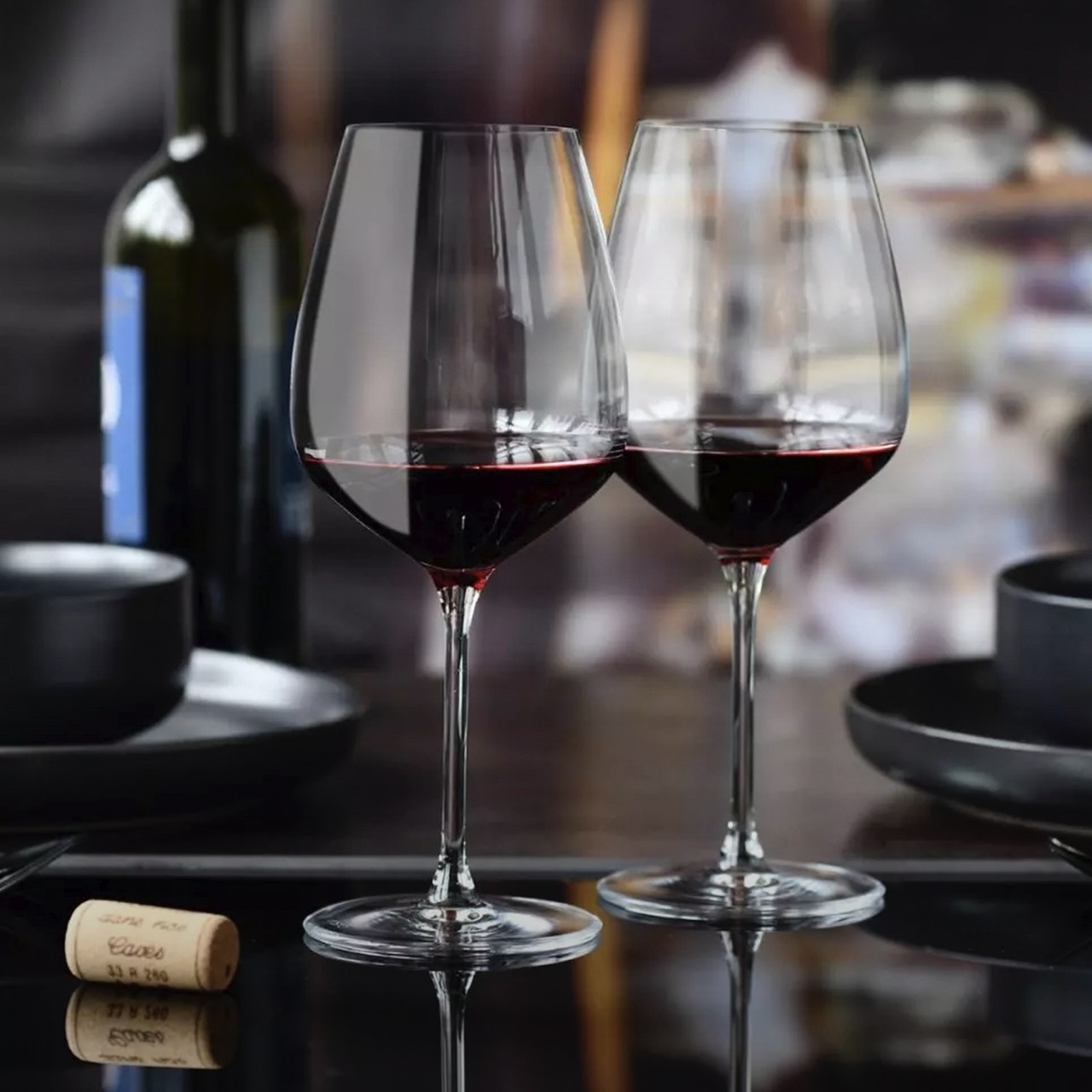 Nowoczesne kieliszki od Krosno – idealne na jesienne wieczory z winem