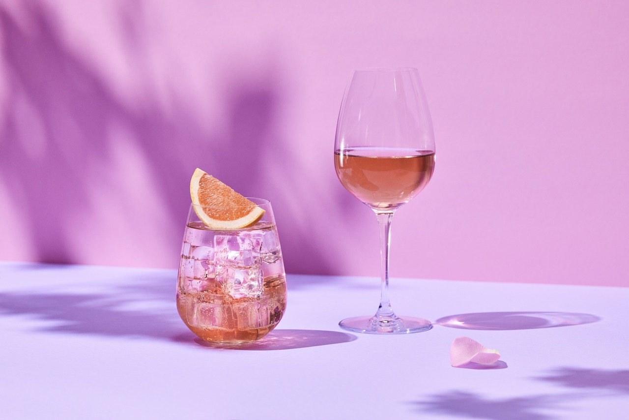 Nowoczesne kieliszki od Krosno – idealne na jesienne wieczory z winem