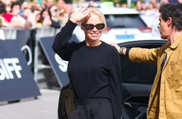 Dawno niewidziana Pamela Anderson wylądowała w Hiszpanii, „Skromnie i z klasą”