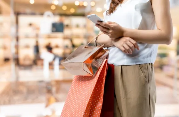 Smart shopping w nowym wydaniu – kup stacjonarnie i….zapłać później