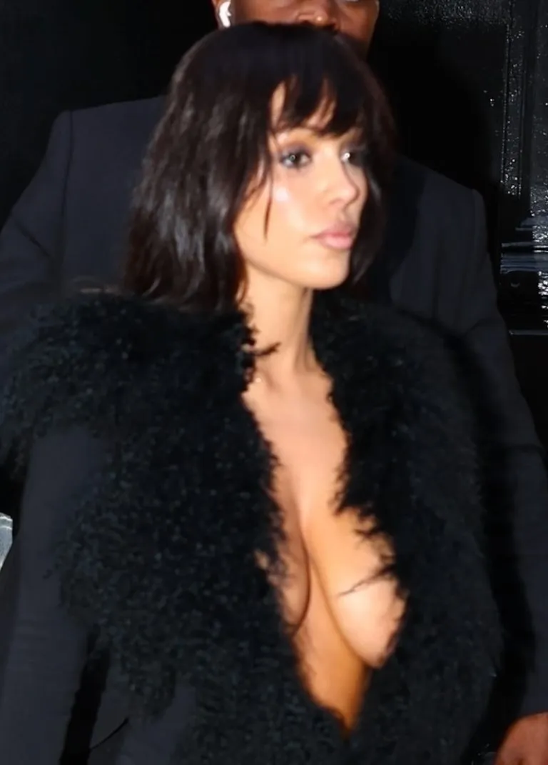 *PREMIUM-EXCLUSIVE* Kanye West and Bianca Censori turn heads in matching all-black outfits in NYC! **WEB EMBARGO UNTIL June 22, 2025 @ 6pm ET** *PREMIUM-EXCLUSIVE* Kanye West and Bianca Censori turn heads in matching all-black outfits in NYC! **WEB EMBARGO UNTIL June 22, 2025 @ 6pm ET**