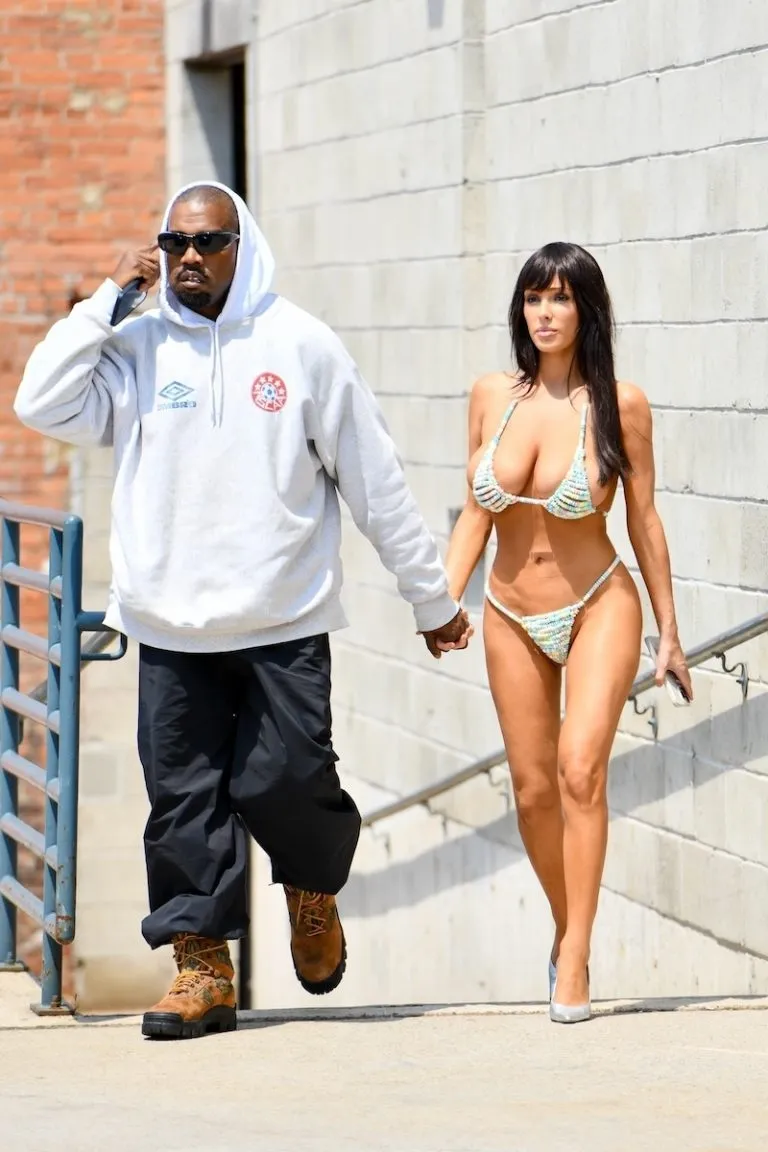 *PREMIUM-EXCLUSIVE* Kanye West and Bianca Censori spotted at studio in Brooklyn *PREMIUM-EXCLUSIVE* Kanye West and Bianca Censori spotted at studio in Brooklyn