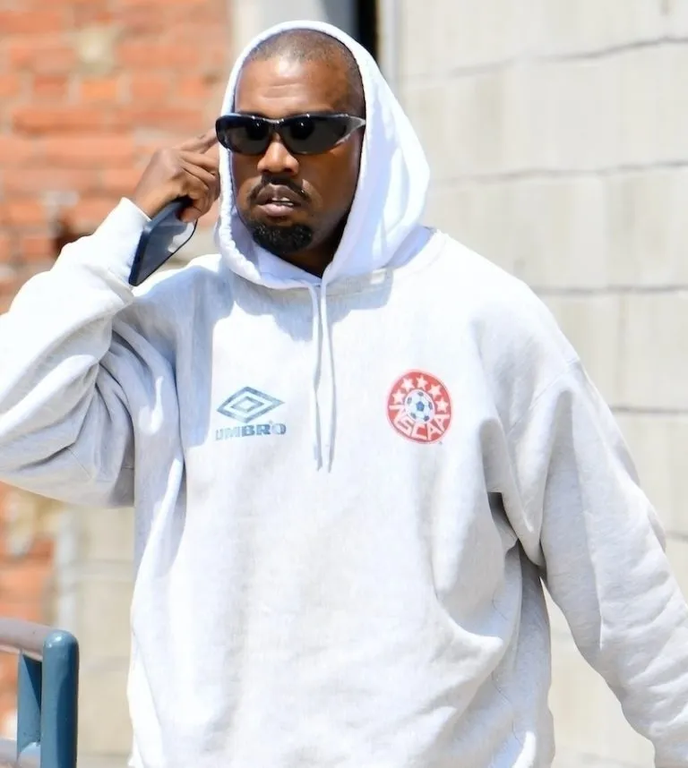 *PREMIUM-EXCLUSIVE* Kanye West and Bianca Censori spotted at studio in Brooklyn *PREMIUM-EXCLUSIVE* Kanye West and Bianca Censori spotted at studio in Brooklyn
