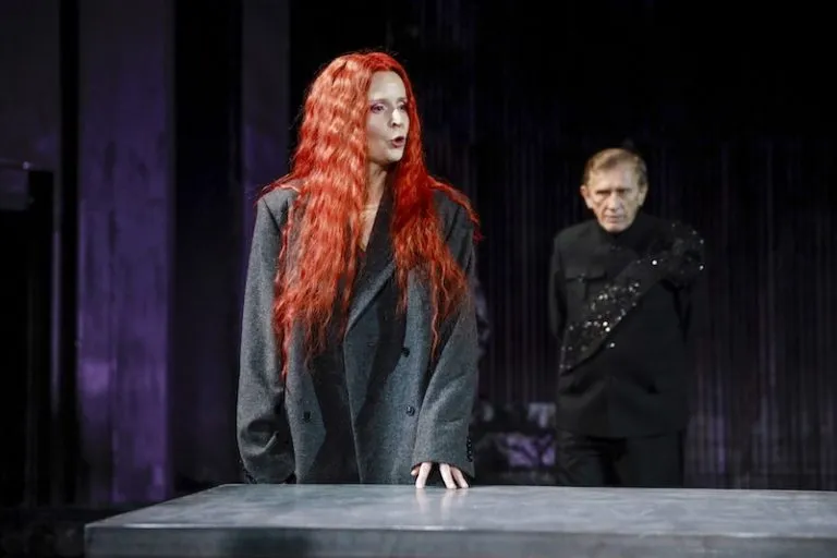 scena z: Dominika Kluźniak, Jan Englert, fot. Gałązka/AKPA scena z: Dominika Kluźniak, Jan Englert, fot. Gałązka/AKPA