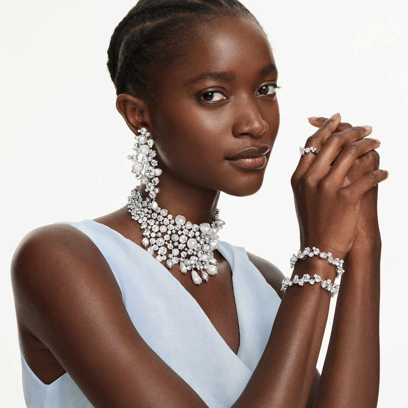 Shine harder! Trendy biżuteryjne na jesień-zimę 2025/2026