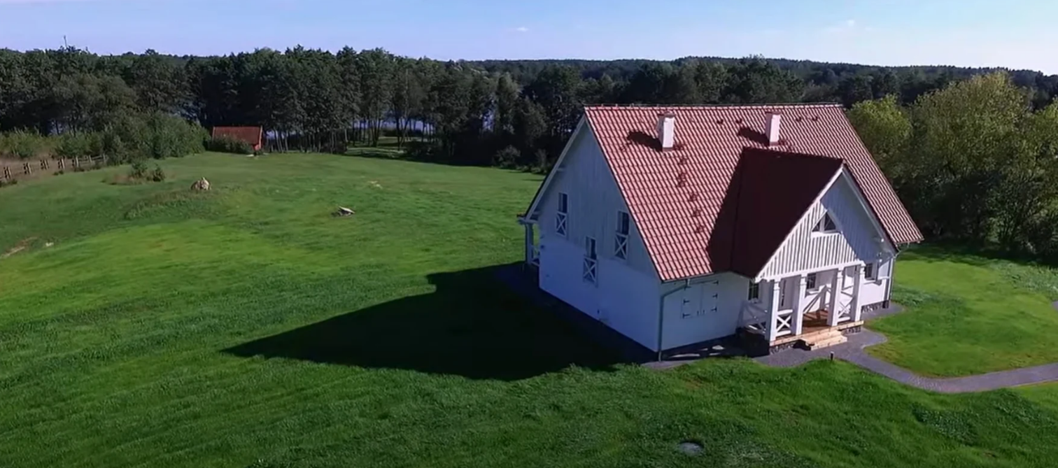 Dom Cezarego i Katarzyny Żaków, fot. screen YouTube. 