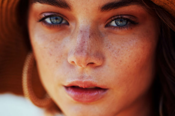 Jak zatuszować niedoskonałości cery? (VIDEO)