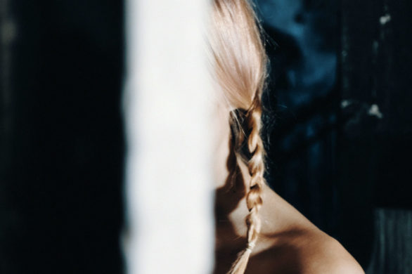 Mocno się zdziwisz, kiedy zobaczysz, co kryje się w Twojej szczotce do włosów. Lepiej się przygotuj…