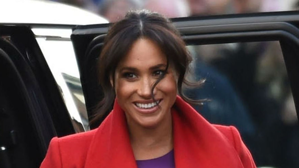 Meghan Markle w fioletowej sukni pokazuje ciążowy brzuszek. Jest coraz większy Meghan Markle w fioletowej sukni pokazuje ciążowy brzuszek. Jest coraz większy
