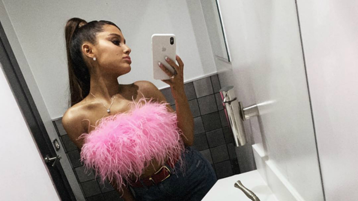 Czym Ariana Grande przykryła tatuaż, który zrobiła z myślą z eks narzeczonym? Czym Ariana Grande przykryła tatuaż, który zrobiła z myślą z eks narzeczonym?