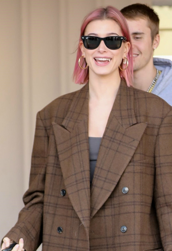 Hailey Bieber nie jest już blondynką. Przeszła drastyczną metamorfozę! Hailey Bieber nie jest już blondynką. Przeszła drastyczną metamorfozę!