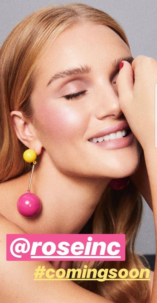 Rosie Huntington Whiteley założyła własną markę kosmetyczną! (FOTO) Rosie Huntington Whiteley założyła własną markę kosmetyczną! (FOTO)