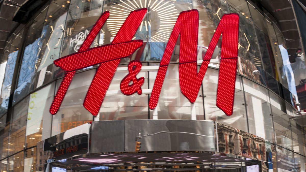 Będziecie w szoku, gdy dowiecie się, co H&M robi z niesprzedanymi ubraniami Będziecie w szoku, gdy dowiecie się, co H&M robi z niesprzedanymi ubraniami