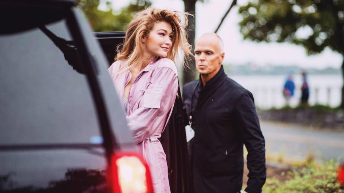 Nowa fryzura Gigi Hadid bardzo ją odmładza. Myślicie, że stanie się nowym hitem? Nowa fryzura Gigi Hadid bardzo ją odmładza. Myślicie, że stanie się nowym hitem?