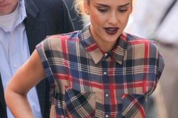 Jessica Alba w koszuli Skies Are Blue(FOTO)