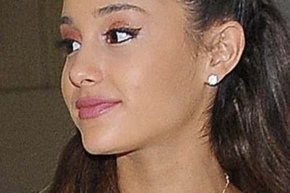 Czy to najlepszy tutorial makijażu w stylu Ariany Grande?