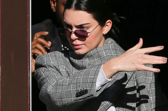 Kendall Jenner w najmodniejszym płaszczu sezonu! (FOTO)