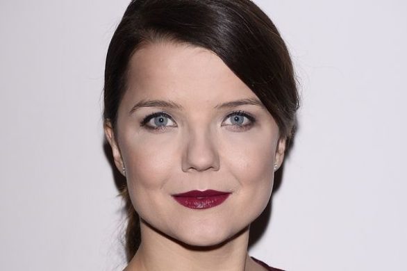 Wow! Joanna Jabłczyńska udowadnia, że koronka jest stworzona właśnie dla niej!