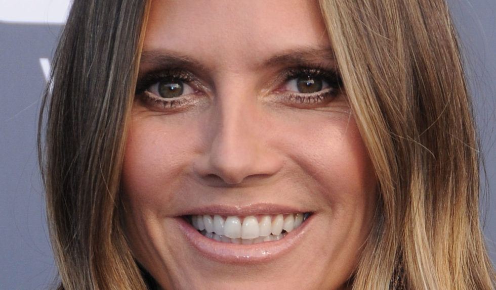 Heidi Klum zapomniała już, jak wygląda farbowanie włosów? Jej kolor… Heidi Klum zapomniała już, jak wygląda farbowanie włosów? Jej kolor…