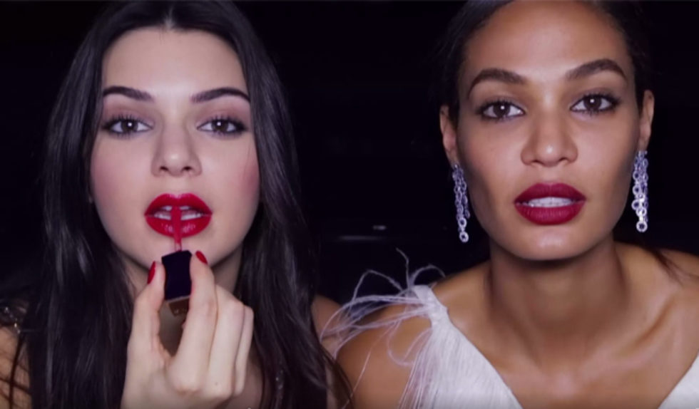 Kendall Jenner i Joan Smalls tańczą w reklamie Estee Lauder