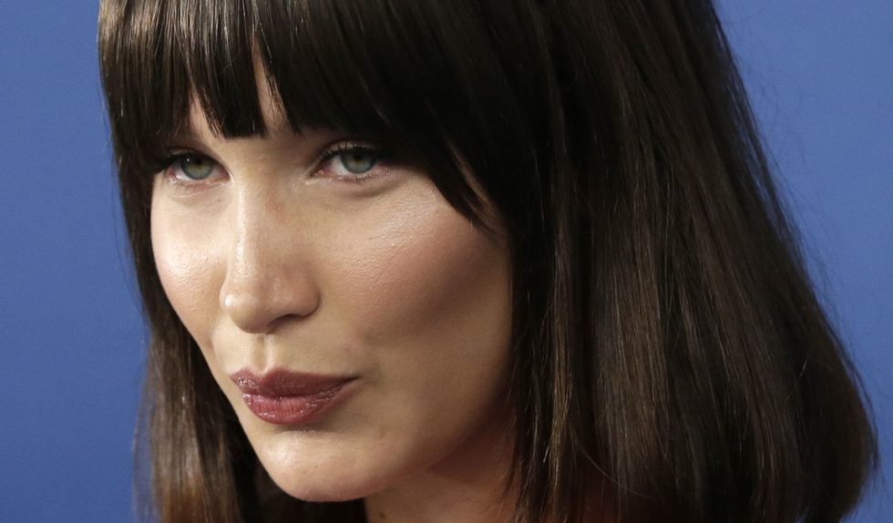 To, jak Bella Hadid szykuje się do Victoria’s Secret, wprowadza fanów w… To, jak Bella Hadid szykuje się do Victoria’s Secret, wprowadza fanów w…