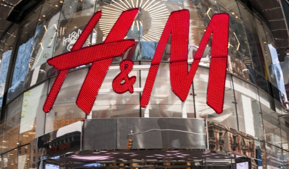 Będziecie w szoku, gdy dowiecie się, co H&M robi z niesprzedanymi ubraniami Będziecie w szoku, gdy dowiecie się, co H&M robi z niesprzedanymi ubraniami