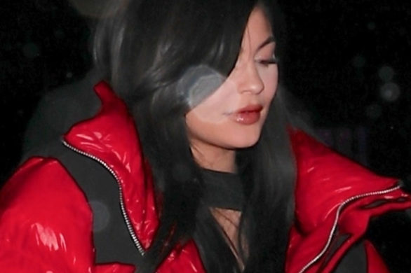 WOW! Ekspresowy powrót do formy? Kylie Jenner pokazała brzuch po ciąży!