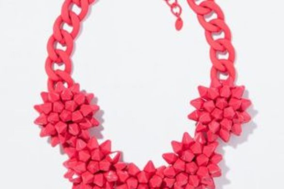 Kolorowe naszyjniki – przegląd sieciówek (FOTO)