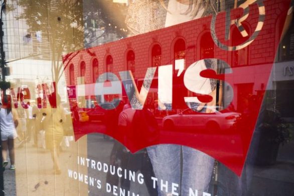 Kochacie spodnie Levi’s? Niedługo kupicie je w… Biedronce