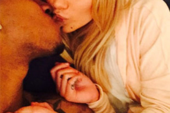 Iggy Azalea chwali się ogromnym pierścionkiem zaręczynowym