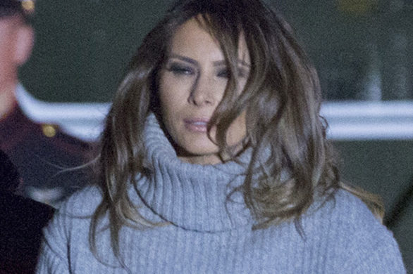 Melania Trump również uwielbia szare oversize’owe swetry! (FOTO)
