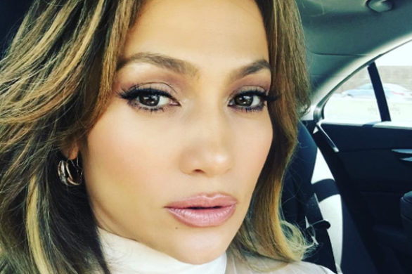 Jennifer Lopez chciała udowodnić, ze nie stosuje botoxu? (FOTO)
