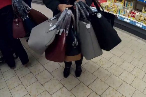 Kolejna bitwa o torebki Wittchen w Lidlu (VIDEO)