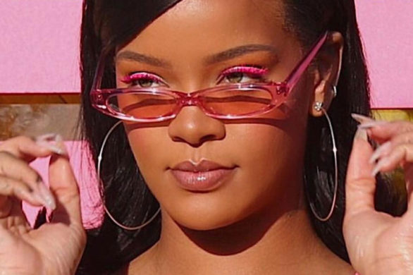 Rihanna i różowy tusz do rzęs na Coachelli. Szykuje się hit? (FOTO)