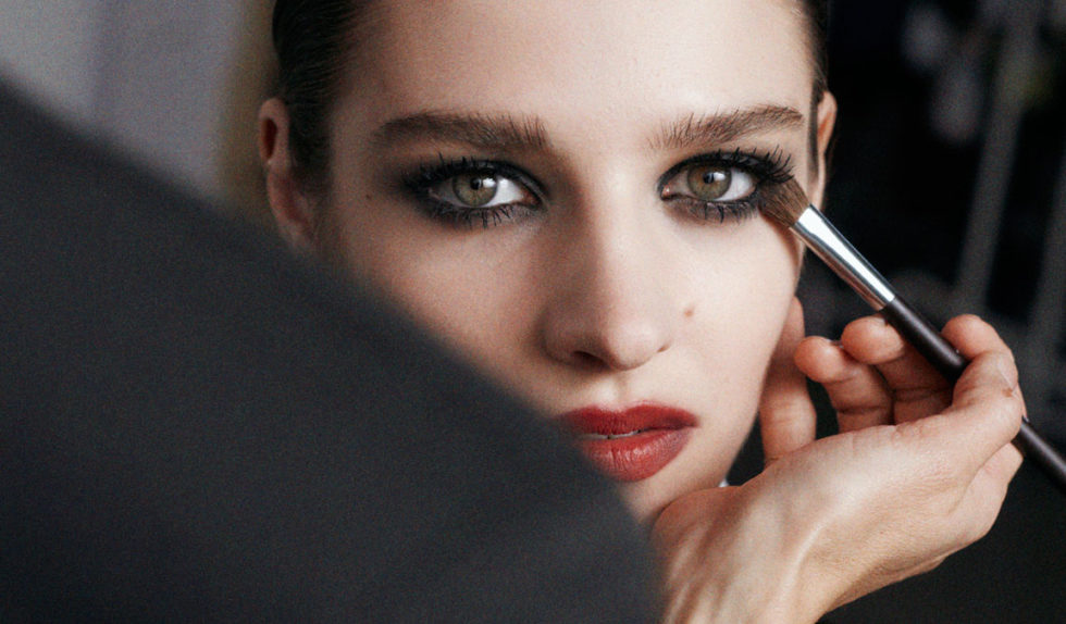 Co powiecie na makijaż w stylu gothic glamour? Zobaczcie i zainspirujcie się! Co powiecie na makijaż w stylu gothic glamour? Zobaczcie i zainspirujcie się!