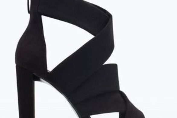 Imprezowy niezbędnik – sieciówkowy przegląd szpilek (FOTO)