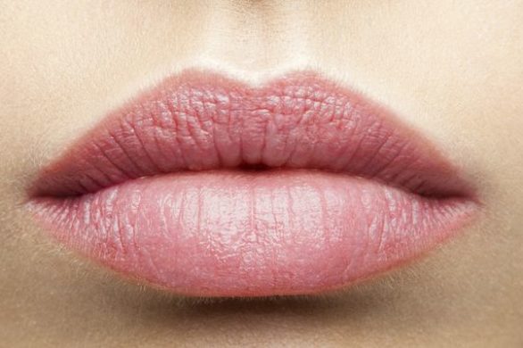 Powiększanie ust, czyli niejedna metoda domowa! (FOTO)