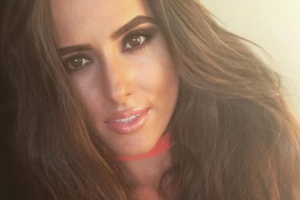 Célia Jaunat chwali się zgrabnym ciałem w bikini (FOTO)