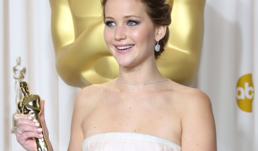 Dlaczego Jennifer Lawrence upadła idąc po Oskara? Dlaczego Jennifer Lawrence upadła idąc po Oskara?