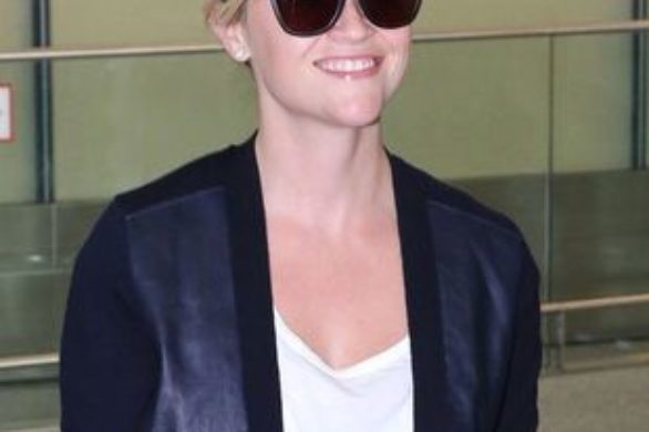 Reese Witherspoon w butach Valentino i kurtce J.Crew (FOTO)