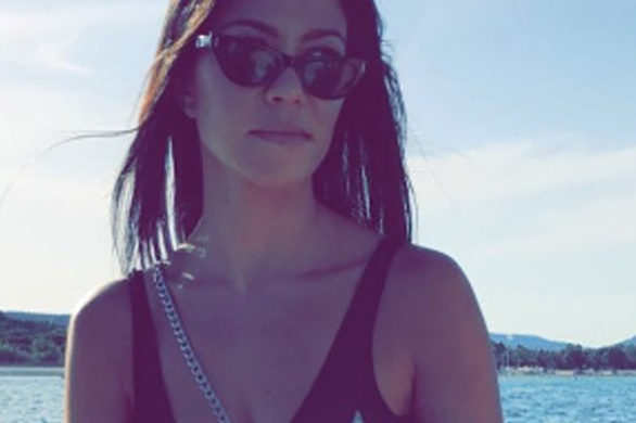 Kourtney Kardashian w kostiumie polskiej marki za nieco ponad 300 złotych!