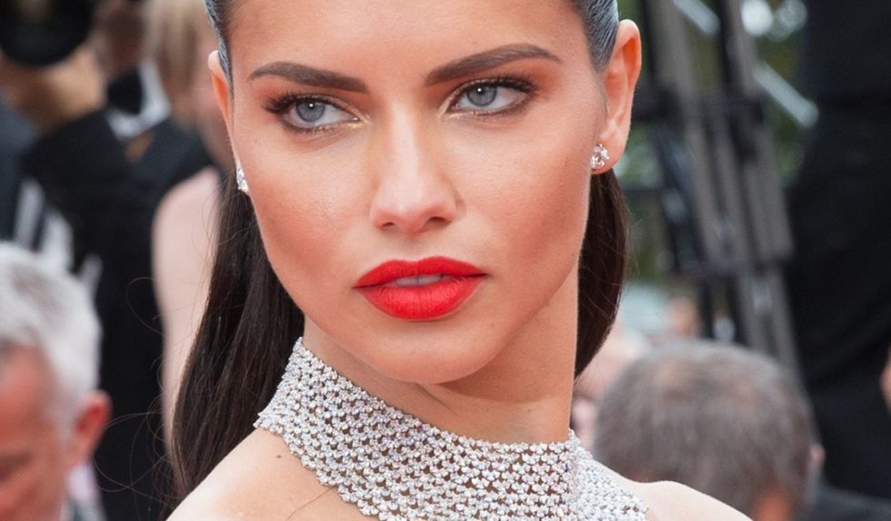 Po tej deklaracji fanki Adriany Limy są pewne, że odchodzi z Victoria’s Secret Po tej deklaracji fanki Adriany Limy są pewne, że odchodzi z Victoria’s Secret