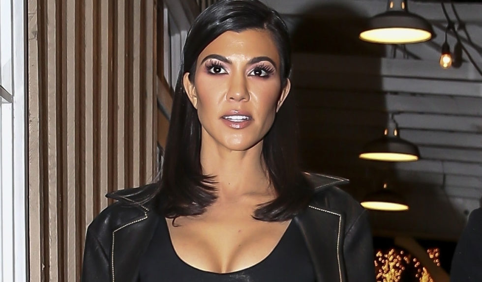 Kourtney Kardashian zdradza swój sposób na TAKĄ pupę! (FOTO) Kourtney Kardashian zdradza swój sposób na TAKĄ pupę! (FOTO)