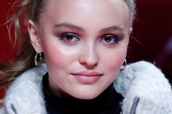 Lily-Rose Depp lansuje najgorętszy kucyk tego sezonu! (FOTO)