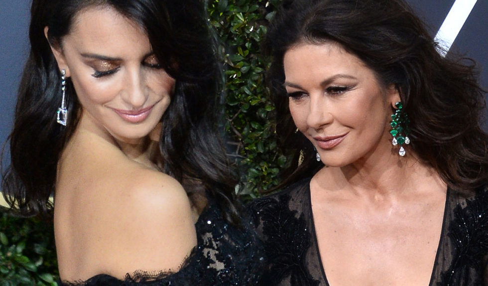 Złote Globy: Dojrzałe piękno, czyli Catherine Zeta-Jones kontra Penelope Cruz Złote Globy: Dojrzałe piękno, czyli Catherine Zeta-Jones kontra Penelope Cruz